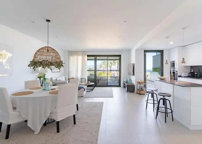 Modern With Sea View Apartament Estepona