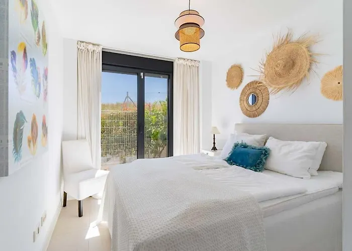 Apartament Modern With Sea View