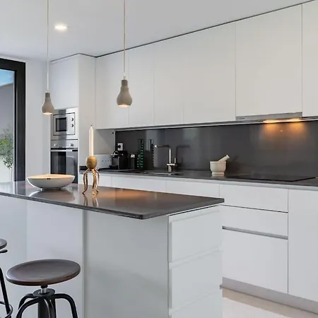 Modern With Sea View * 埃斯特波纳