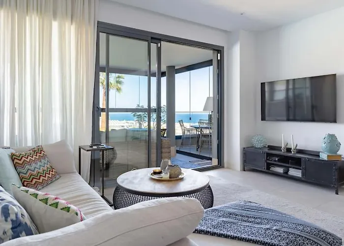 Modern With Sea View Apartment
